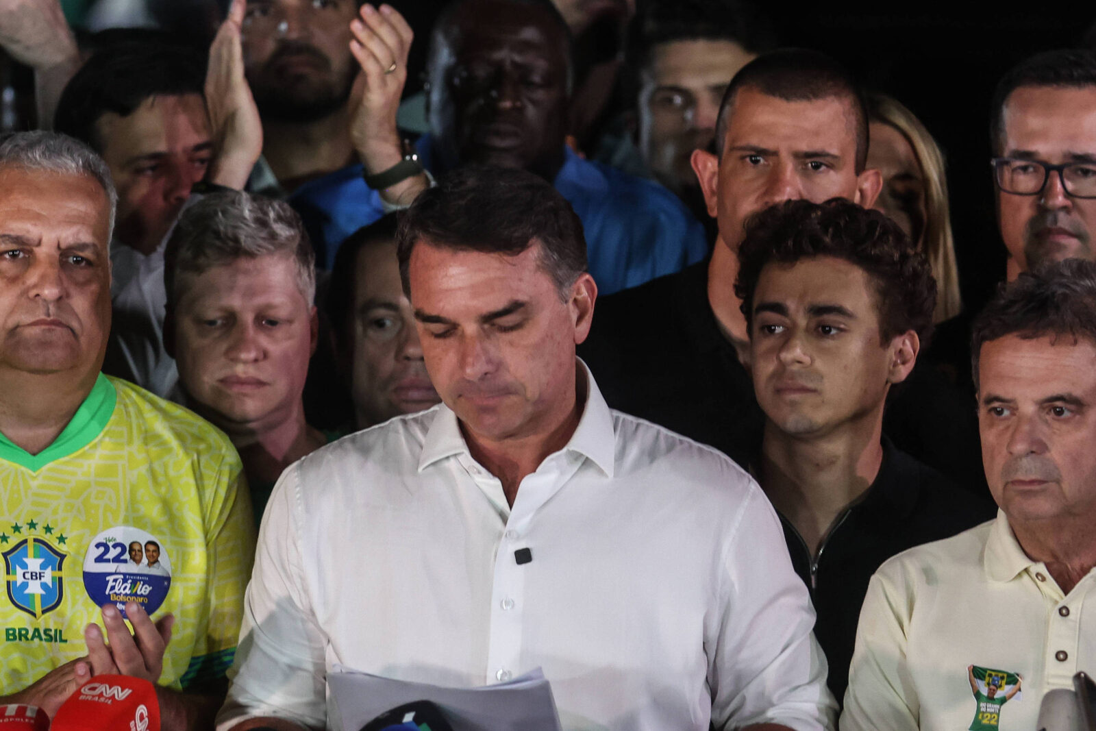 sem-registro-em-foz,-rota-de-flavio-bolsonaro-ate-argentina-motiva-teorias-e-pressiona-pf
