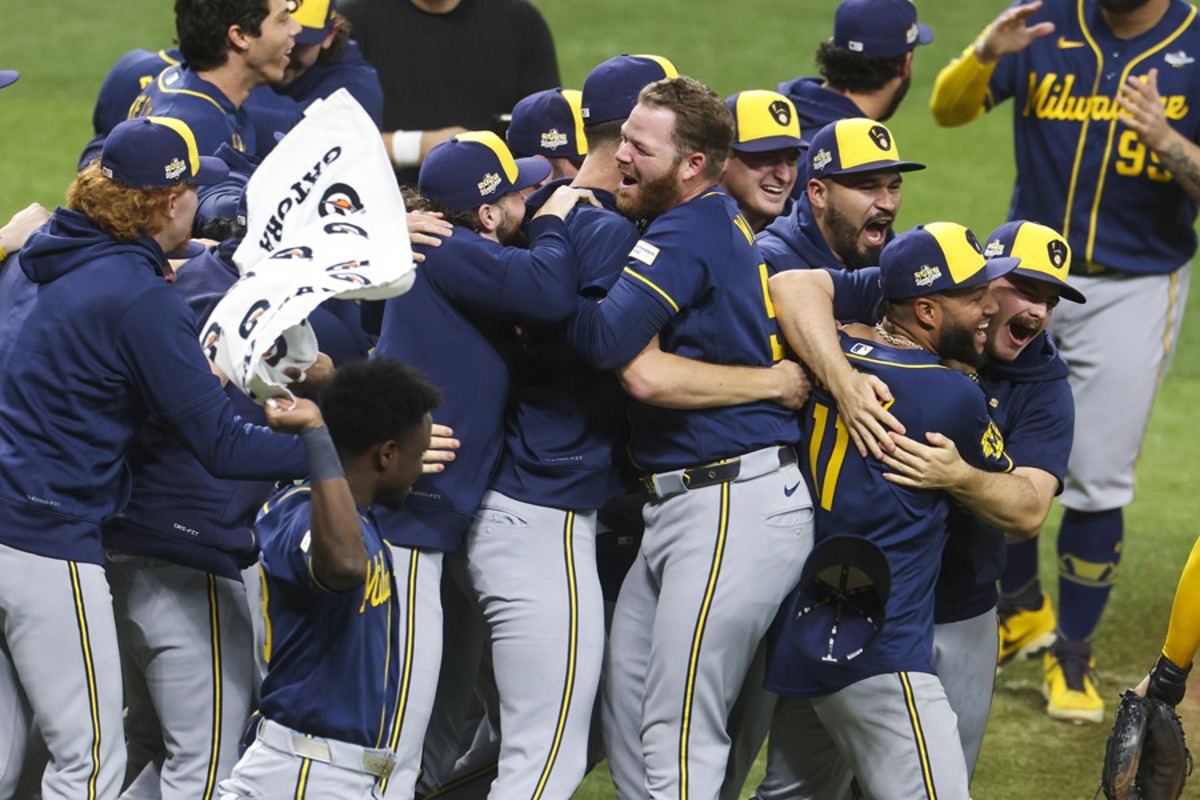 cerveceros-de-milwaukee-ganan-su-primera-serie-mundial-tras-vencer-a-los-rays-de-tampa-bay