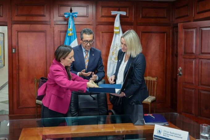 metroriel:-menkos-recibe-a-representantes-del-reino-unido-tras-aprobacion-de-decreto