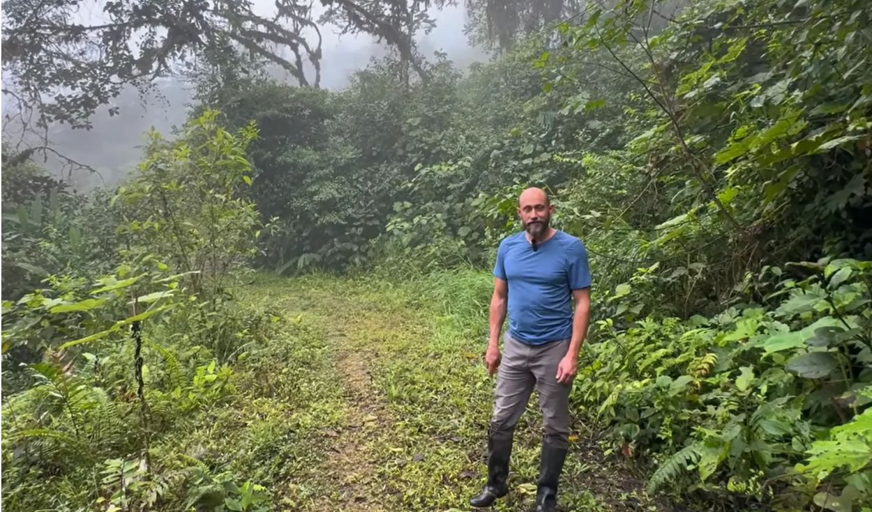 dejo-la-ciudad-hace-tres-anos-para-vivir-solo-en-un-bosque-de-ecuador:-hoy-protege-una-reserva-de-33-hectareas-y-trabaja-para-conservar-su-biodiversidad