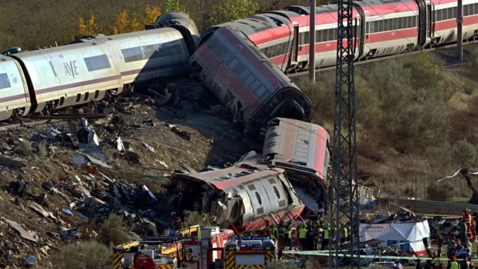 la-maquinista-aviso-dos-veces:-los-audios-del-accidente-de-toledo-que-complican-mas-al-polemico-ministro-oscar-puente