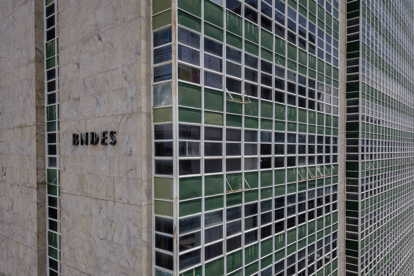 credito-fora-da-meta-fiscal-cresce-e-reduz-transparencia-das-contas,-diz-ifi