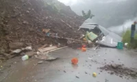 la-paz:-salidas-a-los-yungas-estan-restringidas-por-deslizamientos