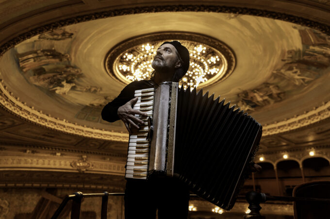 chango-spasiuk-takes-traditional-accordion-music-to-new-heights