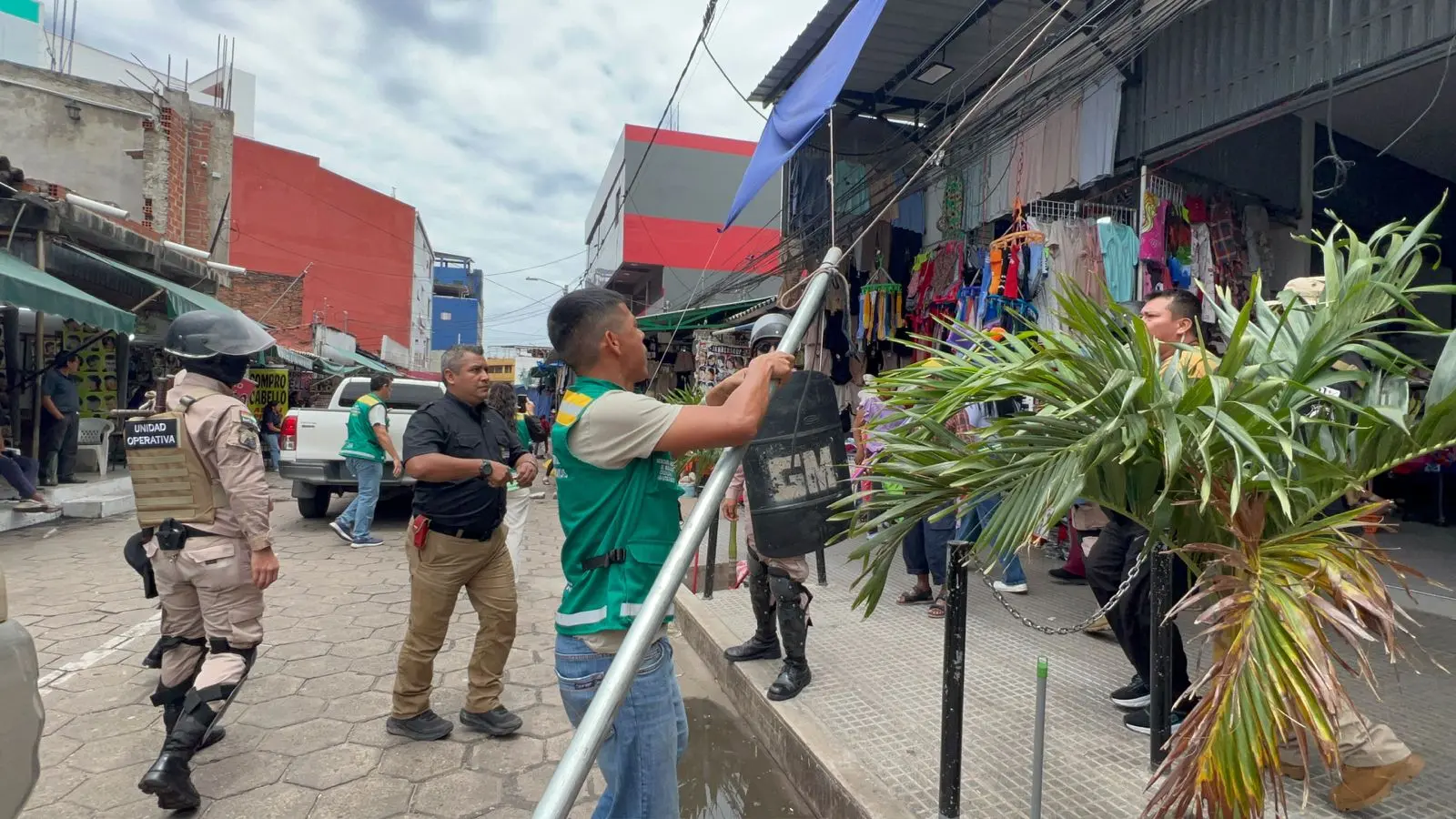 alcaldia-recupera-espacios-publicos-en-el-mercado-la-ramada-antigua
