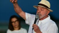 “para-alcanzar-acuerdos,-lula-debera-formar-un-gobierno-mas-centrista-y-menos-de-izquierda”,-dice-el-analista-thiago-vidal