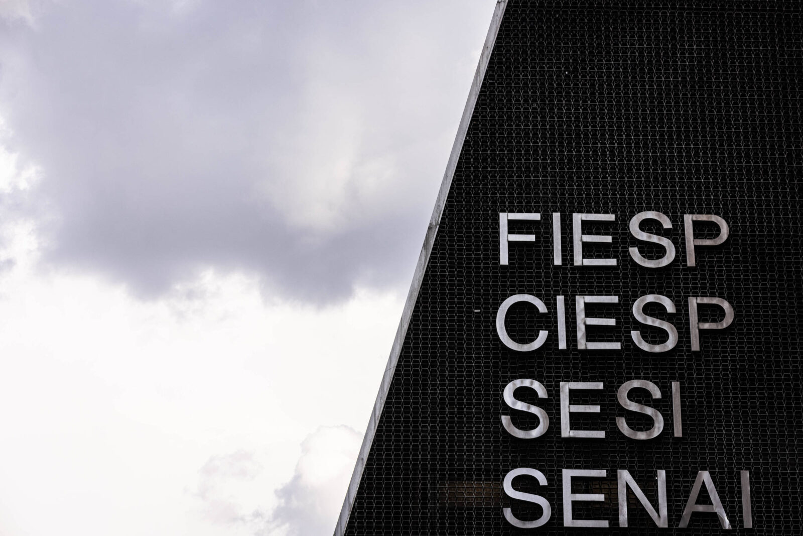 com-a-melhor-localizacao,-teatro-do-sesi-fica-em-iconico-predio-da-paulista
