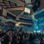 mas-que-un-concierto:-la-arena-usc-se-transforma-en-una-‘maquina-del-tiempo’-para-revivir-el-alma-pop-de-los-90-en-cali