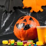 furor-por-halloween-en-argentina:-cuanto-cuesta-decorar-la-casa-y-armar-un-disfraz