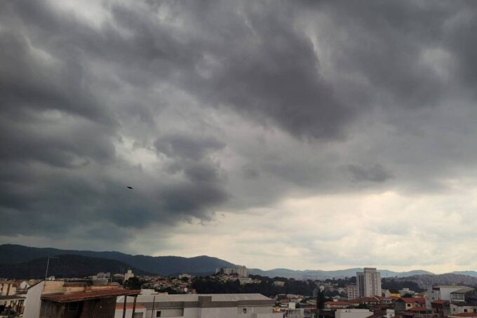 feriado-de-finados-em-sao-paulo-deve-ter-tempo-nublado-com-chuva-a-tarde-todos-os-dias