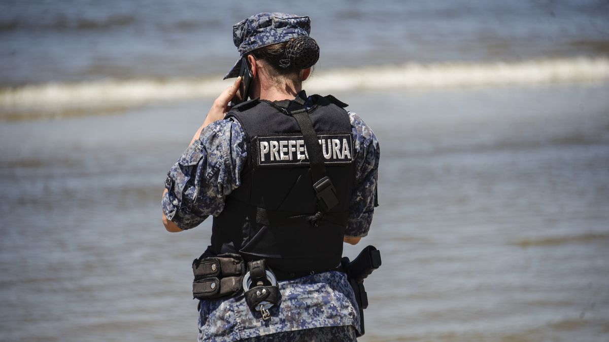 dos-militares-murieron-durante-un-curso-de-buzo-tactico-en-el-rio-uruguay:-buscan-a-un-tercero-y-hay-otro-en-cti