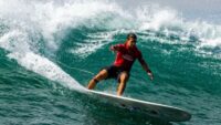 julian-schweizer,-el-oro-en-juegos-odesur-y-campeon-latinoamericano-que-hace-malabares-para-vivir-del-surf,-estudia-comunicacion-y-suena-en-consolidarse-en-la-elite-mundial