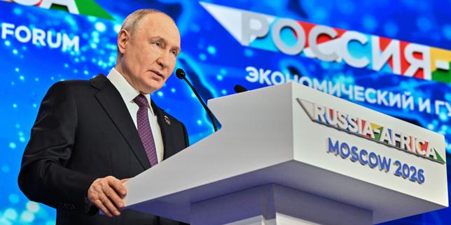 au-sommet-russie-afrique,-vladimir-poutine-tente-de-seduire-ses-hotes-en-etrillant-le-« neocolonialisme »-de-l’occident