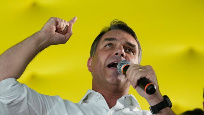 que-es-el-parole-humanitario,-otorgado-por-la-administracion-trump-a-flavio-bolsonaro-para-permanecer-en-eeuu