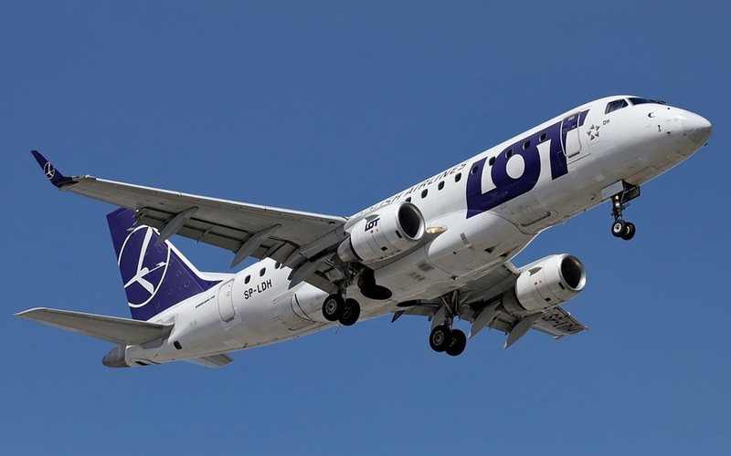 depois-de-22-anos,-embraer-e170-faz-ultimo-voo-comercial-na-polonia