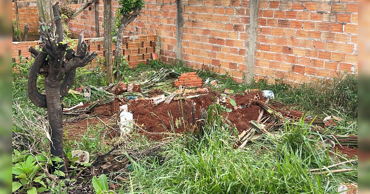 policia-localiza-corpo-de-idoso-enterrado-no-quintal-de-residencia-em-ponta-grossa