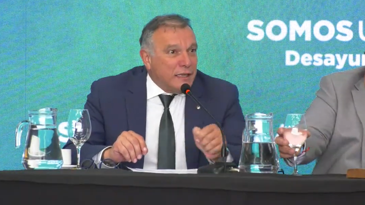 umpierrez-endurece-la-ofensiva-contra-las-construcciones-ilegales-en-rocha-y-revelo-avances-en-el-proyecto-de-aeropuerto