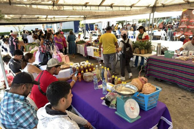 sin-intermediarios:-productores-nacionales-llevan-alimentos-y-productos-artesanales-al-parque-erick-barrondo