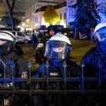 en-pologne,-le-president-du-tribunal-constitutionnel-ecarte,-la-police-deployee-a-varsovie