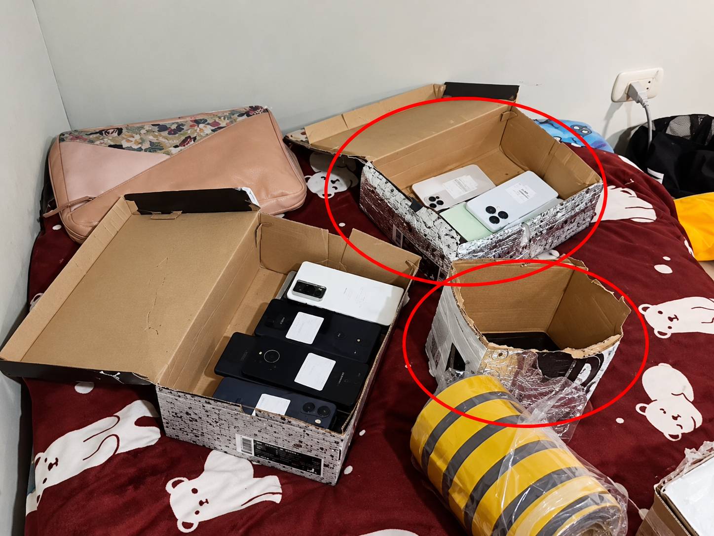 los-blindaban-en-cajas-de-aluminio-para-burlar-el-gps:-hallan-231-celulares-robados-y-captura-a-tres-presuntos-miembros-de-red-criminal-en-bunker-de-el-agustino