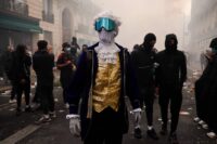 franca-reforca-seguranca-para-novos-protestos-no-halloween-e-teme-acao-de-mascarados