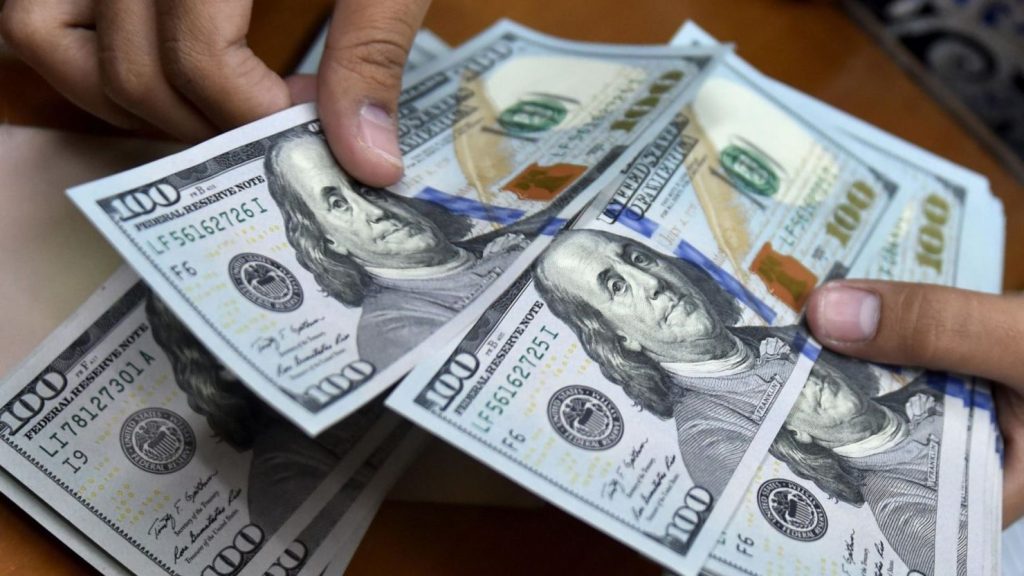 el-dolar-bcv-sigue-indetenible:-cotiza-en-889,26-bolivares-este-viernes-y-sube-a-889,58-para-el-lunes