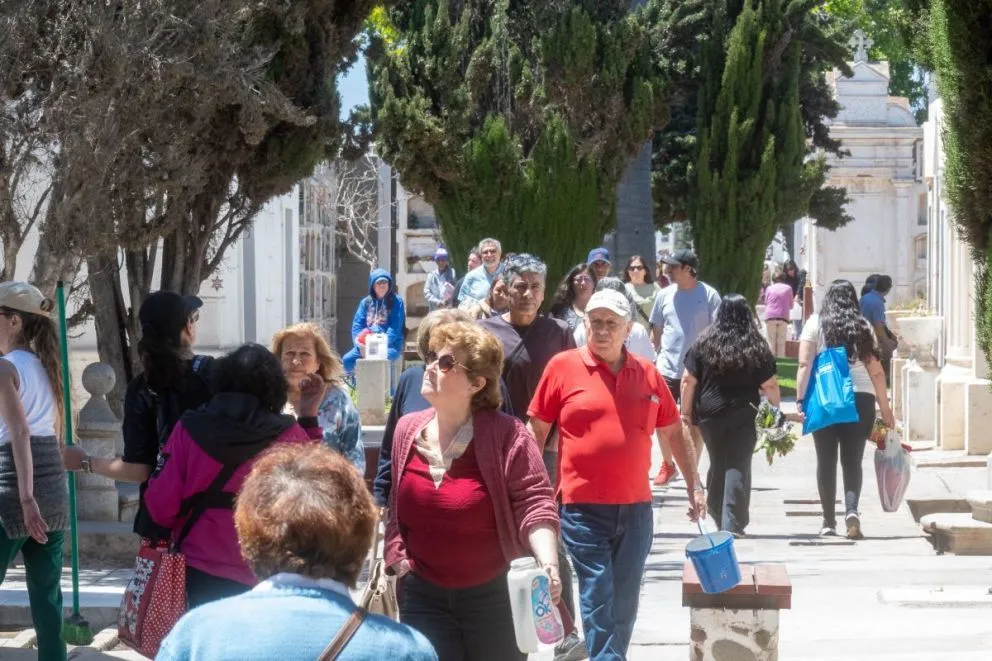 cementerios-de-la-region-se-preparan-para-recibir-a-miles-de-personas