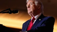 economia-y-migracion:-de-pilares-de-campana-en-2024-a-problemas-para-trump-en-las-midterms